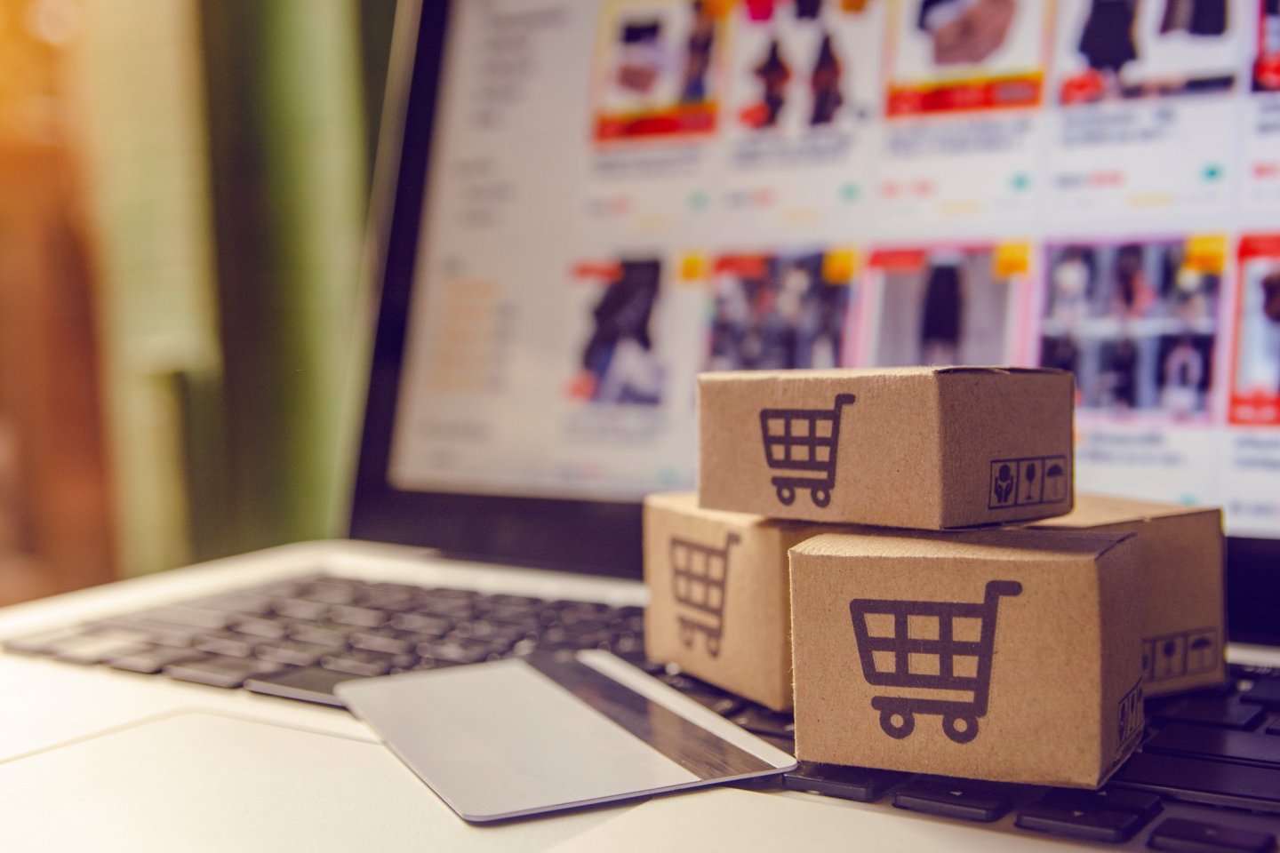 E-commerce sales in Turkey skyrocket by 300% as consumers turn to digital  options | Daily Sabah