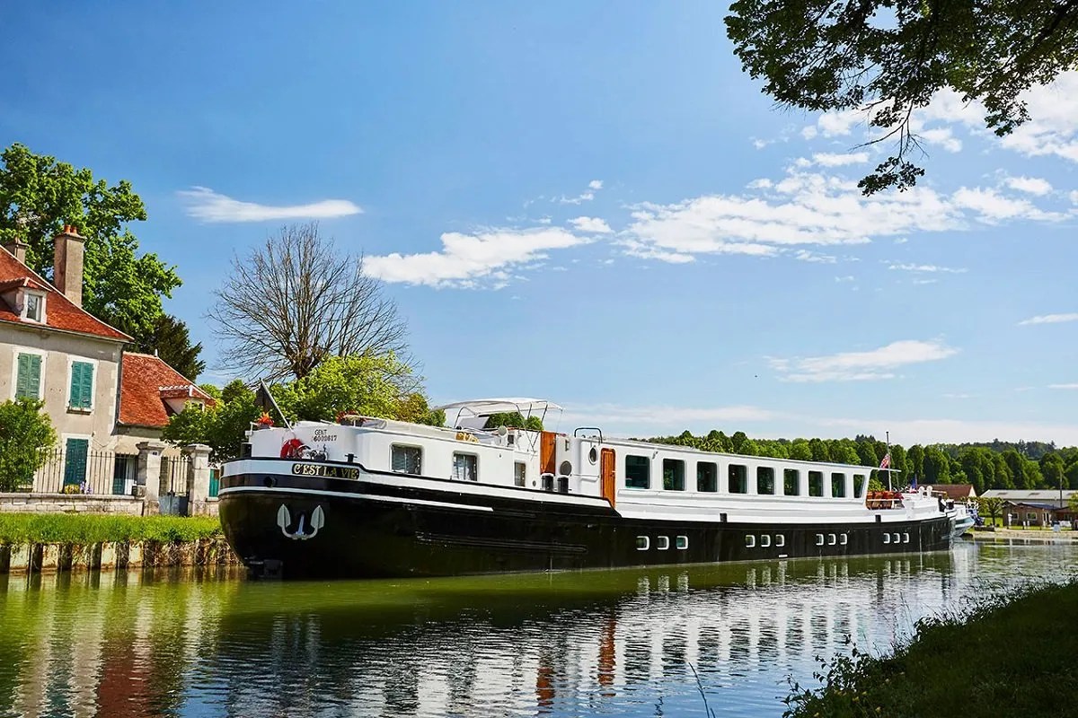 Barge cruise