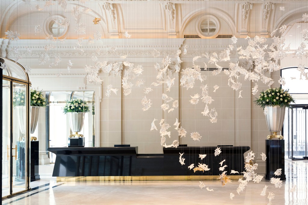 Peninsula Paris - Lobby