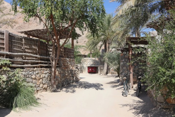 Path to villas