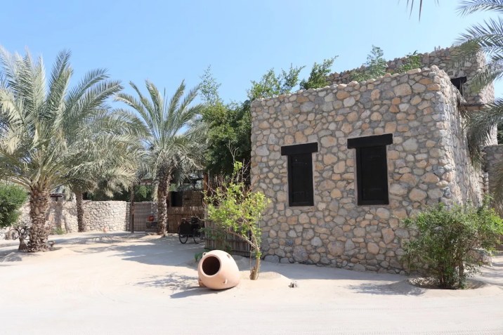 Path to villas